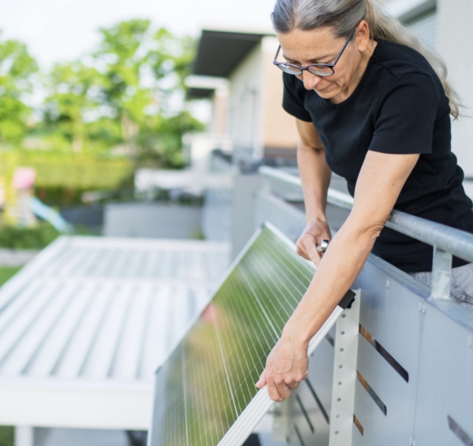 253003000001874004_zc_v1_1769283932357_plug_in_solar